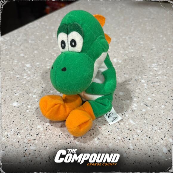 1997 Nintendo N64 - Mario Kart 64 - Green Yoshi Plushy - New - Picture 1 of 2